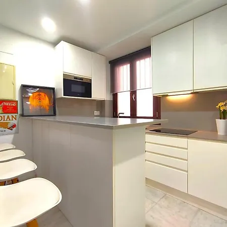 Duplex Alfaqueque شقة *